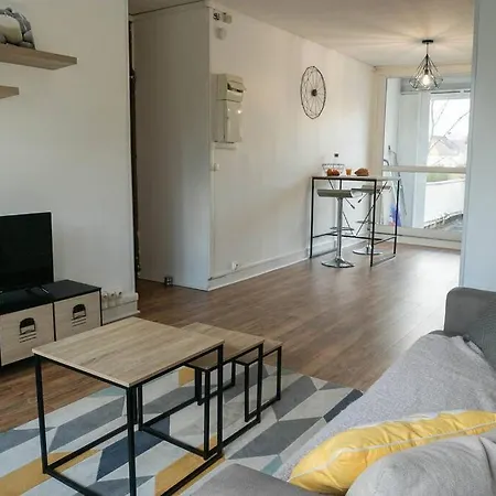Grand Studio Avec Terrasse - Paris Saclay شقة